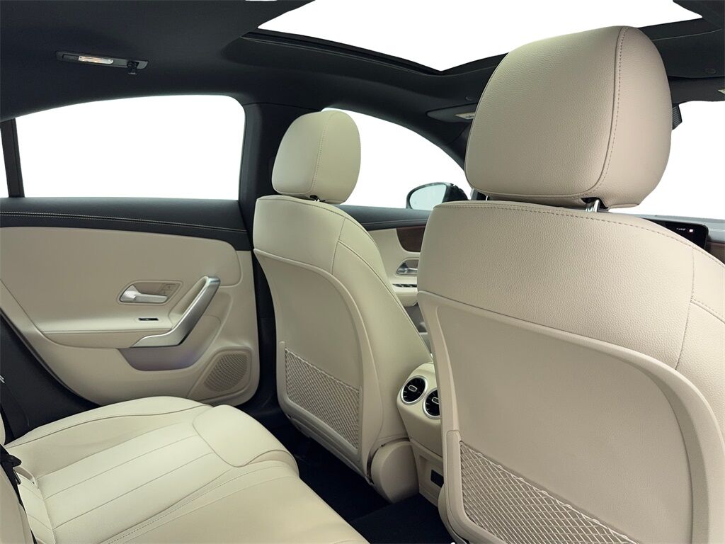 2022 Mercedes Benz CLA 250 photo 43