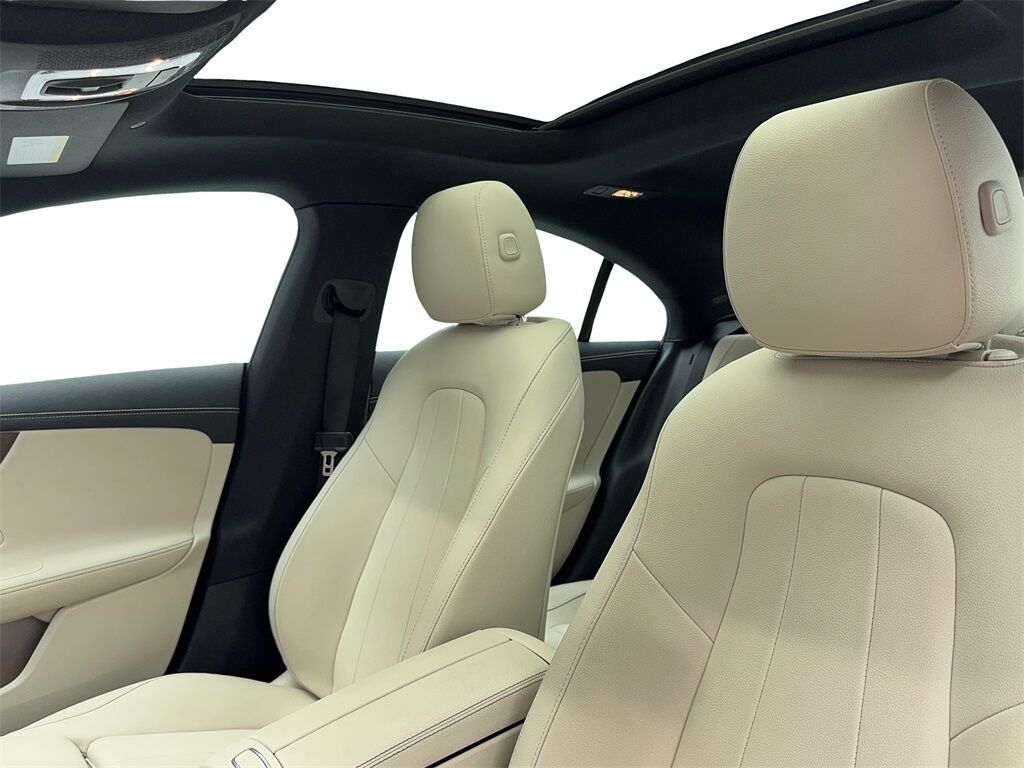 2022 Mercedes Benz CLA 250 photo 31