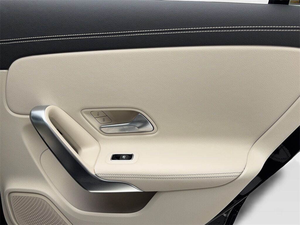 2022 Mercedes Benz CLA 250 photo 45