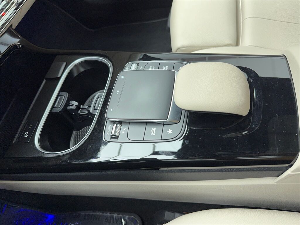 2022 Mercedes Benz CLA 250 photo 27
