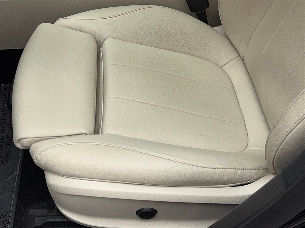 2022 Mercedes Benz CLA 250 photo 32