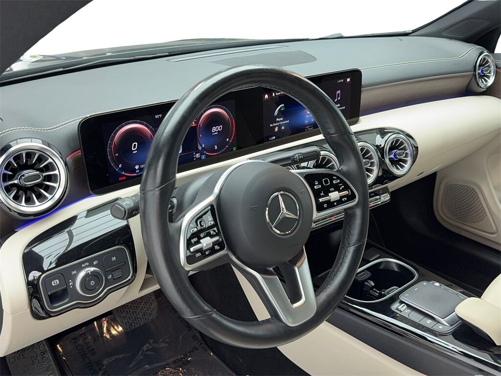 2022 Mercedes Benz CLA 250 photo 12
