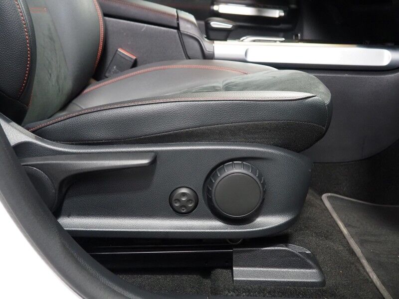 2022 Mercedes-Benz EQB 300 4MATIC *AMG NIGHT PKG, EXCLUSIVE PKG, PANORAMA MOONROOF, NAVIGATION, BLIND SPOT ALERT, BACKUP-CAMERA, COLOR TOUCHSCREEN, POWER LIFTGATE, KEYLESS-GO, 19 INCH WHEELS, WIRELESS CHARGING, ANDROID & APPLE Round Rock TX