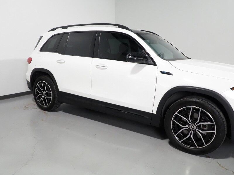 2022 Mercedes-Benz EQB 300 4MATIC *AMG NIGHT PKG, EXCLUSIVE PKG, PANORAMA MOONROOF, NAVIGATION, BLIND SPOT ALERT, BACKUP-CAMERA, COLOR TOUCHSCREEN, POWER LIFTGATE, KEYLESS-GO, 19 INCH WHEELS, WIRELESS CHARGING, ANDROID & APPLE Round Rock TX