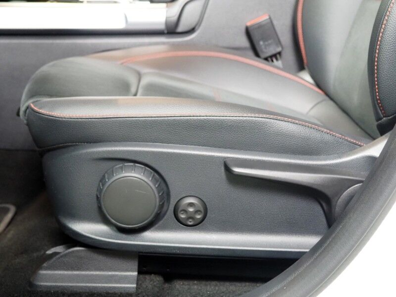 2022 Mercedes-Benz EQB 300 4MATIC *AMG NIGHT PKG, EXCLUSIVE PKG, PANORAMA MOONROOF, NAVIGATION, BLIND SPOT ALERT, BACKUP-CAMERA, COLOR TOUCHSCREEN, POWER LIFTGATE, KEYLESS-GO, 19 INCH WHEELS, WIRELESS CHARGING, ANDROID & APPLE Round Rock TX