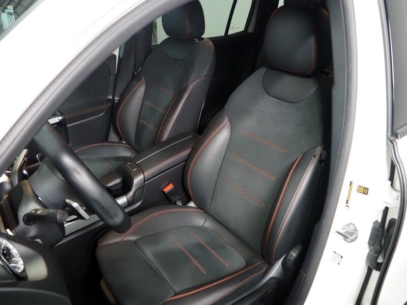 2022 Mercedes-Benz EQB 300 4MATIC *AMG NIGHT PKG, EXCLUSIVE PKG, PANORAMA MOONROOF, NAVIGATION, BLIND SPOT ALERT, BACKUP-CAMERA, COLOR TOUCHSCREEN, POWER LIFTGATE, KEYLESS-GO, 19 INCH WHEELS, WIRELESS CHARGING, ANDROID & APPLE Round Rock TX