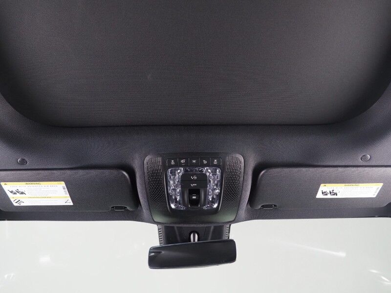 2022 Mercedes-Benz EQB 300 4MATIC *AMG NIGHT PKG, EXCLUSIVE PKG, PANORAMA MOONROOF, NAVIGATION, BLIND SPOT ALERT, BACKUP-CAMERA, COLOR TOUCHSCREEN, POWER LIFTGATE, KEYLESS-GO, 19 INCH WHEELS, WIRELESS CHARGING, ANDROID & APPLE Round Rock TX