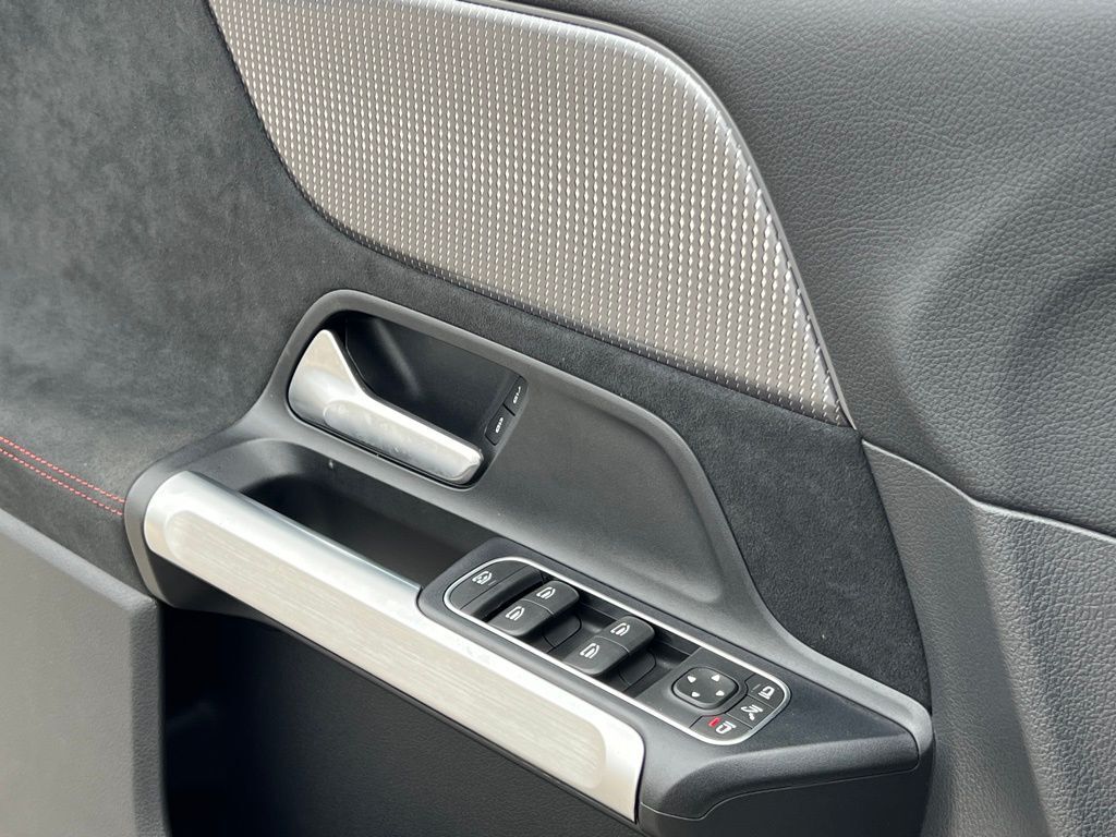 2022 Mercedes-Benz EQB 300 Indianapolis IN