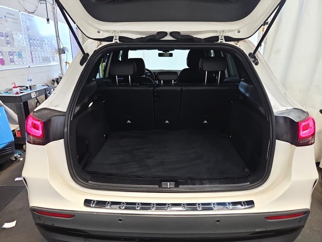 2022 Mercedes-Benz GLA GLA 250 4MATIC&reg; Panoramic Roof / Surround View Camera Portland OR