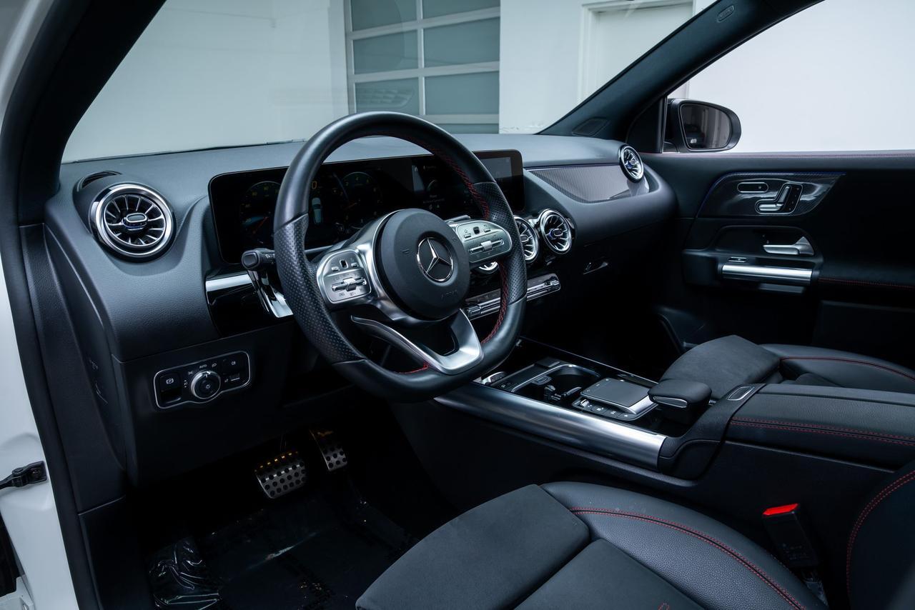 2022 Mercedes-Benz GLA GLA 250 AMG Line / Panoramic Roof / Parking Assist Package Portland OR