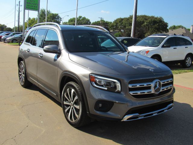 2022 Mercedes Benz GLB 250 photo 4