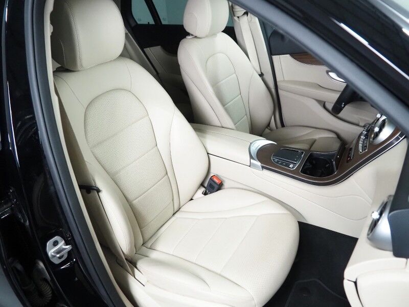 2022 Mercedes-Benz GLC 300 4MATIC *NAVIGATION, SAFETY ALERTS, BACKUP-CAMERA, COLOR TOUCHSCREEN, HEATED SEATS/STEERING, POWER LIFTGATE, KEYLESS ENTRY, AUTOMATIC PARKING, 19 INCH WHEELS Round Rock TX