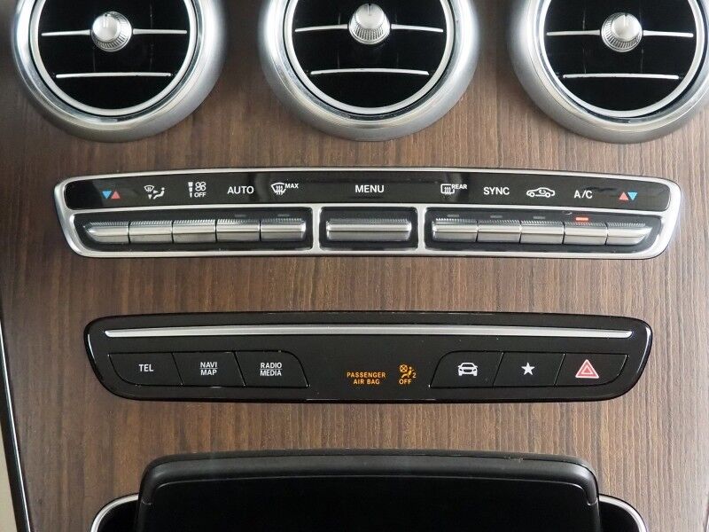 2022 Mercedes-Benz GLC 300 4MATIC *NAVIGATION, SAFETY ALERTS, BACKUP-CAMERA, COLOR TOUCHSCREEN, HEATED SEATS/STEERING, POWER LIFTGATE, KEYLESS ENTRY, AUTOMATIC PARKING, 19 INCH WHEELS Round Rock TX