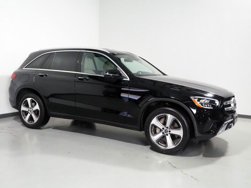2022 Mercedes-Benz GLC 300 4MATIC *NAVIGATION, SAFETY ALERTS, BACKUP-CAMERA, COLOR TOUCHSCREEN, HEATED SEATS/STEERING, POWER LIFTGATE, KEYLESS ENTRY, AUTOMATIC PARKING, 19 INCH WHEELS