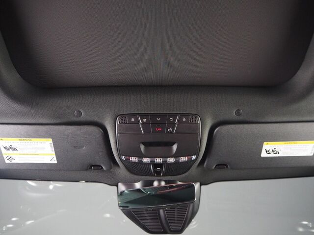 2022 Mercedes-Benz GLC 300 *AMG LINE, NIGHT PKG, DRIVER ASSISTANCE PKG, PANORAMA MOONROOF, HEADS-UP DISPLAY, NAVIGATION, ADAPTIVE CRUISE, SAFETY ALERTS, 360 VIEW CAMERAS, HEATED SEATS, 20 INCH AMG WHEELS, APPLE CARPLAY Round Rock TX