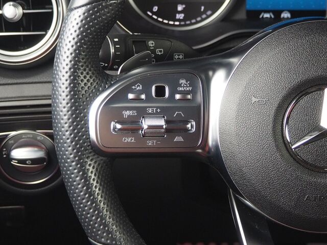 2022 Mercedes-Benz GLC 300 *AMG LINE, NIGHT PKG, DRIVER ASSISTANCE PKG, PANORAMA MOONROOF, HEADS-UP DISPLAY, NAVIGATION, ADAPTIVE CRUISE, SAFETY ALERTS, 360 VIEW CAMERAS, HEATED SEATS, 20 INCH AMG WHEELS, APPLE CARPLAY Round Rock TX