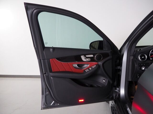 2022 Mercedes-Benz GLC 300 *AMG LINE, NIGHT PKG, DRIVER ASSISTANCE PKG, PANORAMA MOONROOF, HEADS-UP DISPLAY, NAVIGATION, ADAPTIVE CRUISE, SAFETY ALERTS, 360 VIEW CAMERAS, HEATED SEATS, 20 INCH AMG WHEELS, APPLE CARPLAY Round Rock TX