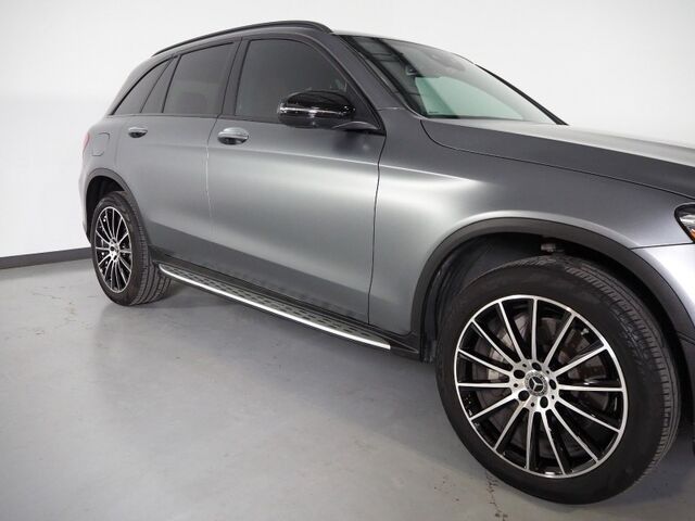 2022 Mercedes-Benz GLC 300 *AMG LINE, NIGHT PKG, DRIVER ASSISTANCE PKG, PANORAMA MOONROOF, HEADS-UP DISPLAY, NAVIGATION, ADAPTIVE CRUISE, SAFETY ALERTS, 360 VIEW CAMERAS, HEATED SEATS, 20 INCH AMG WHEELS, APPLE CARPLAY Round Rock TX