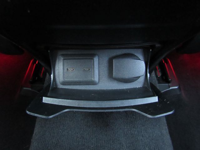 2022 Mercedes Benz GLC 300 photo 24