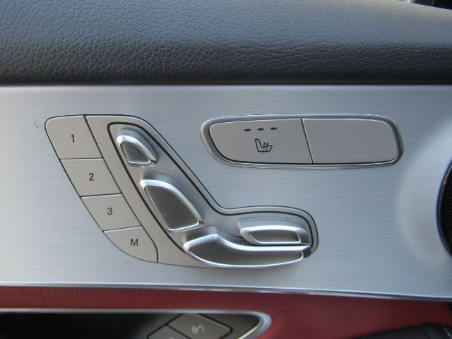 2022 Mercedes Benz GLC 300 photo 12