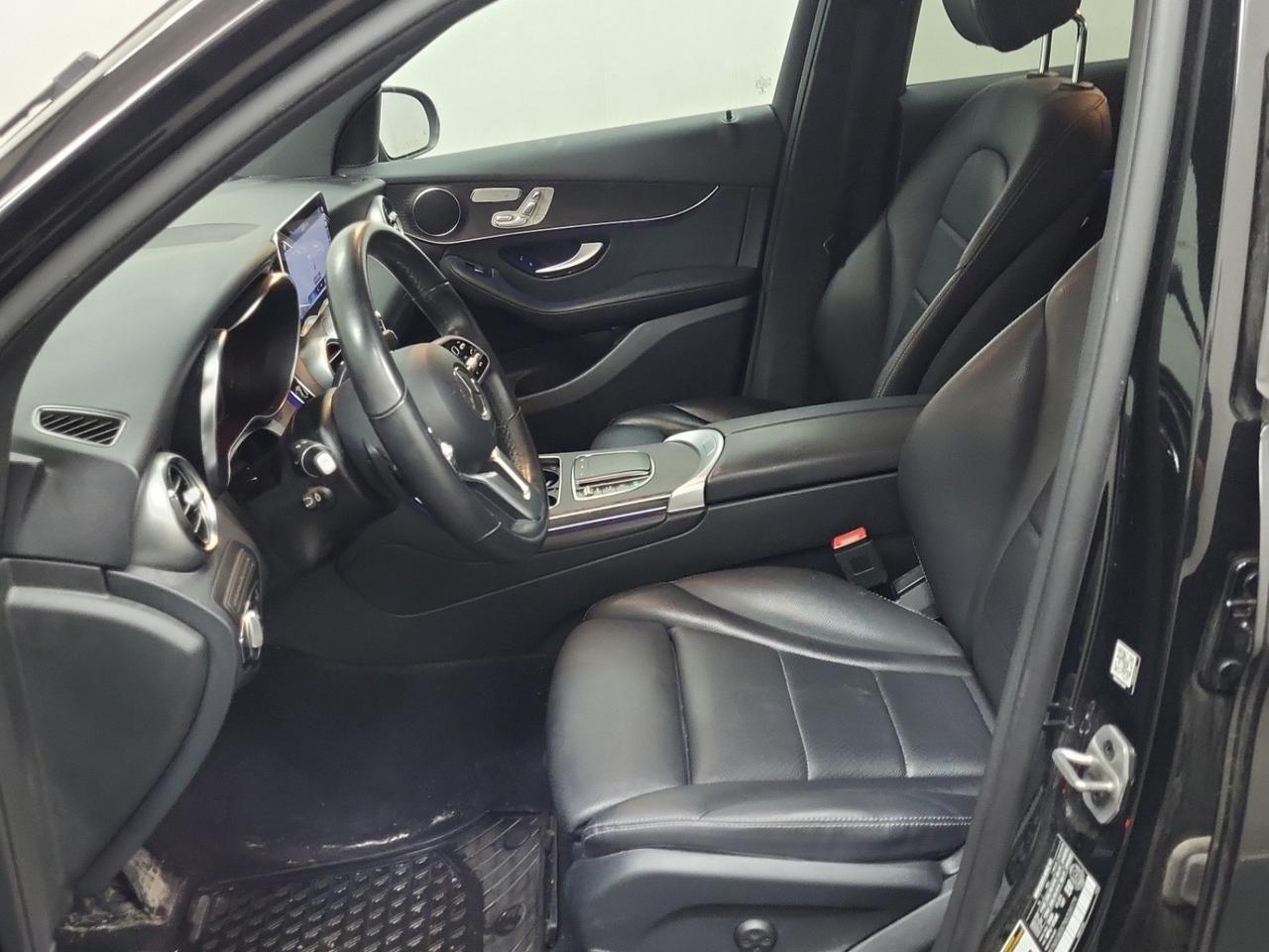 2022 Mercedes-Benz GLC GLC 300 | PANORAMIC ROOF | ONSTAR | POWER & MEMORY SEATS | BACKUPCAM | WOODTRIM | NOACCIDENT Toronto ON
