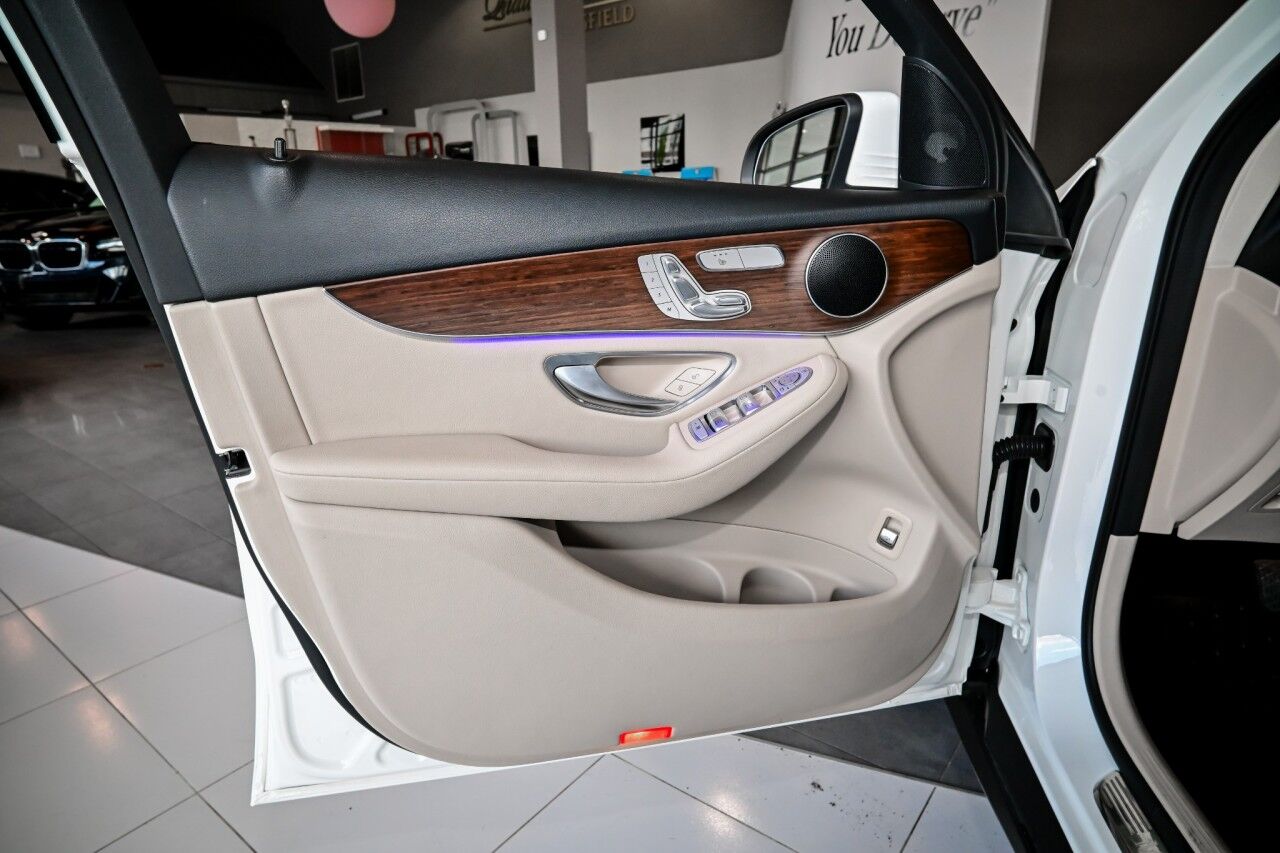 2022 Mercedes-Benz GLC GLC 300, Dual Pano Roof, Ambient Lighting Springfield NJ