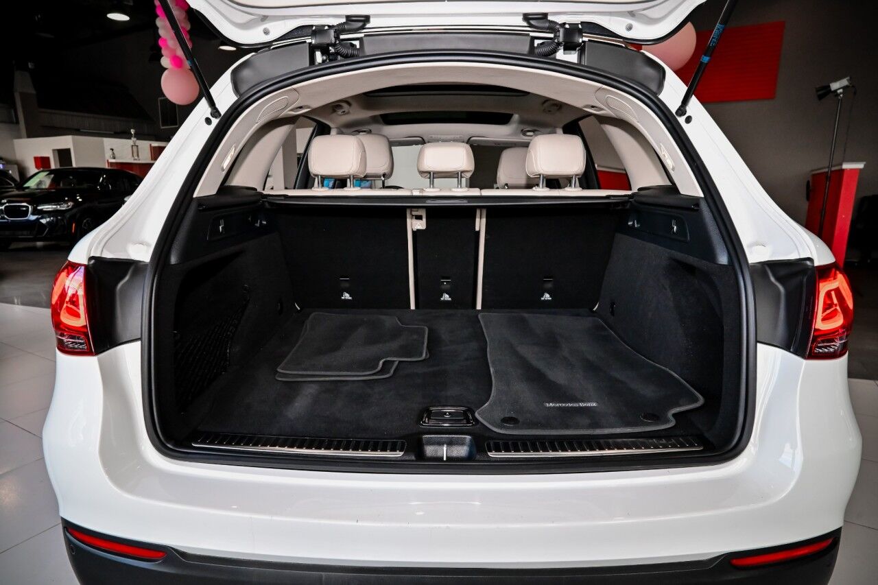 2022 Mercedes-Benz GLC GLC 300, Dual Pano Roof, Ambient Lighting Springfield NJ