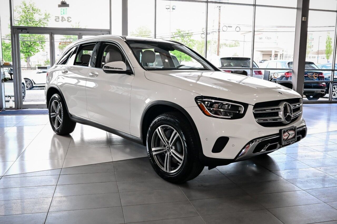 2022 Mercedes-Benz GLC GLC 300, Dual Pano Roof, Ambient Lighting