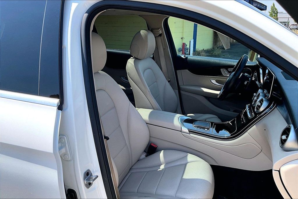 2022 Mercedes-Benz GLC GLC 300 OR