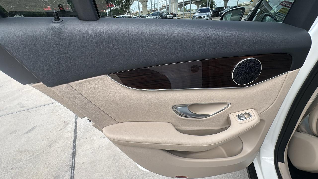 2022 Mercedes-Benz GLC GLC 300  Selma TX