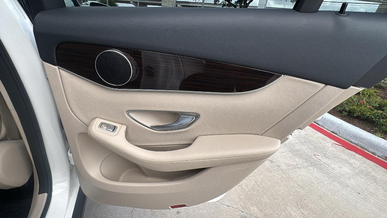 2022 Mercedes-Benz GLC GLC 300  Selma TX