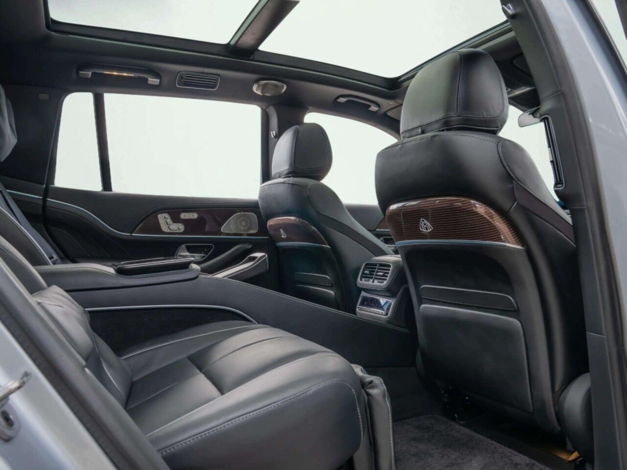 2022 Mercedes-Benz GLS Maybach GLS 600 - Factory Two-Tone San Antonio TX