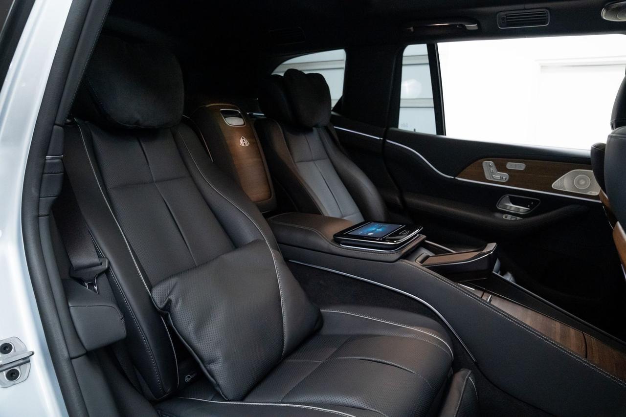 2022 Mercedes-Benz GLS Maybach GLS 600 Two-Tone Warmth &amp; Comfort Package Portland OR