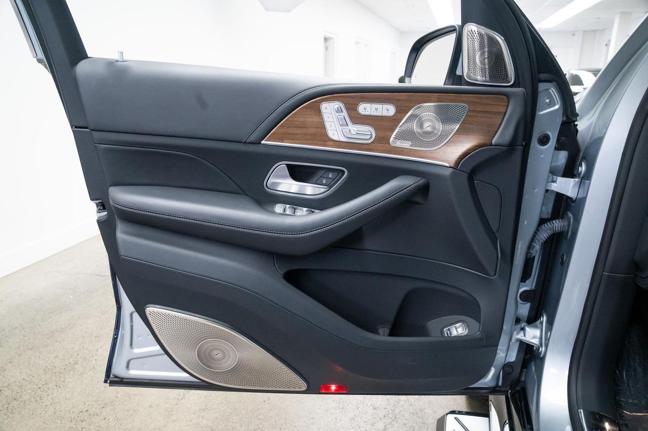 2022 Mercedes-Benz GLS Maybach GLS 600 Two-Tone Warmth &amp; Comfort Package Portland OR
