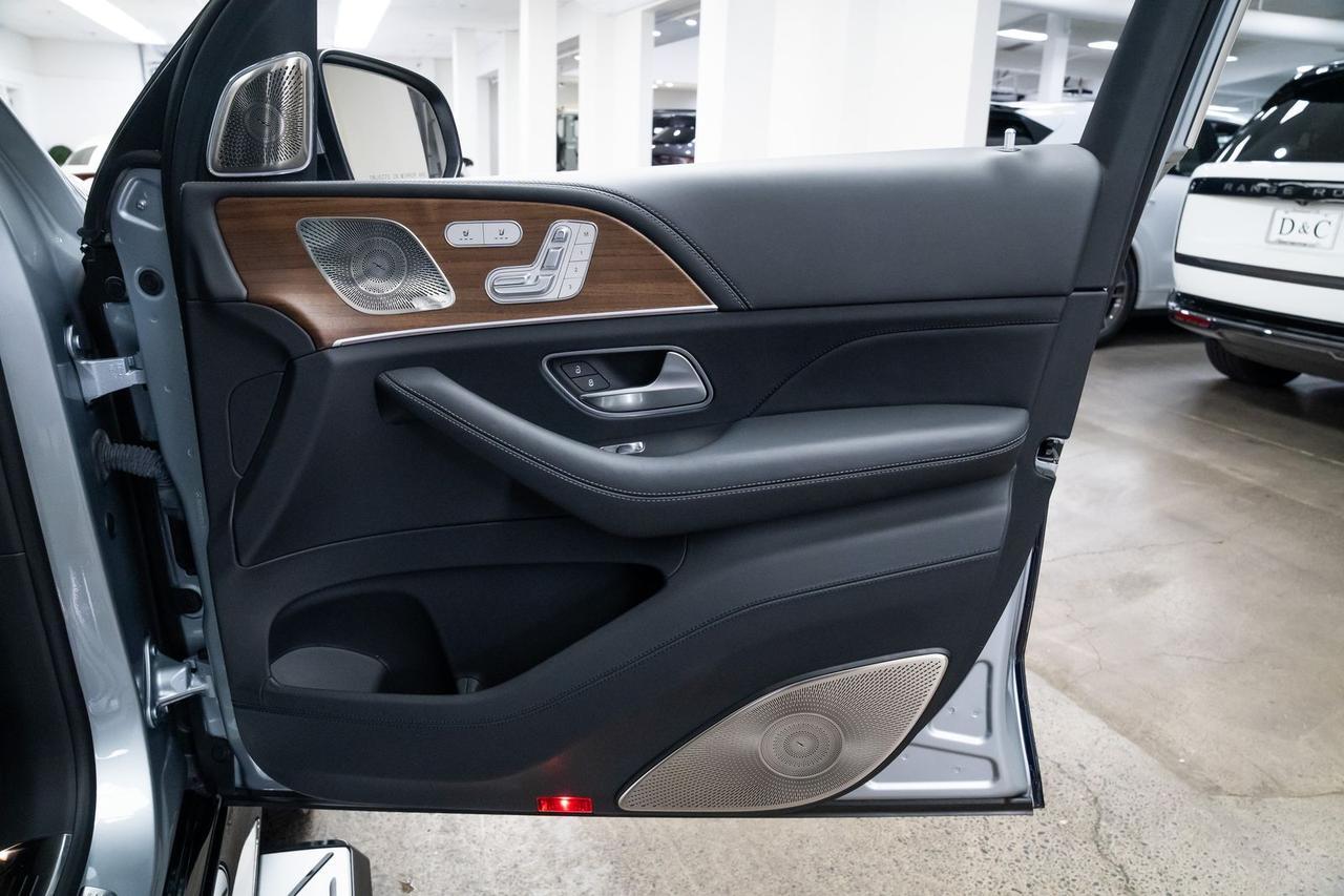 2022 Mercedes-Benz GLS Maybach GLS 600 Two-Tone Warmth &amp; Comfort Package Portland OR