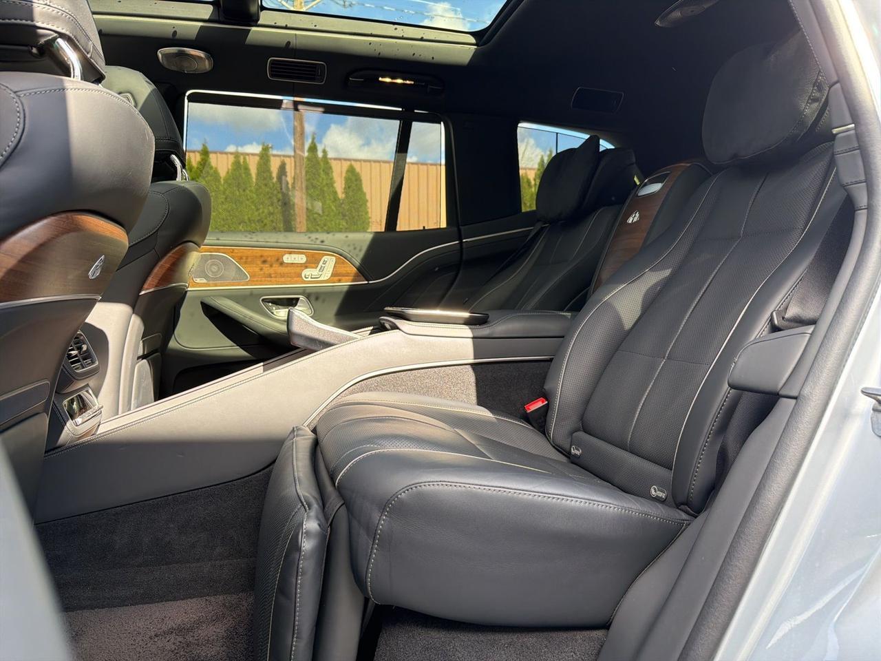 2022 Mercedes-Benz GLS Maybach GLS 600 Two-Tone Warmth &amp; Comfort Package Portland OR