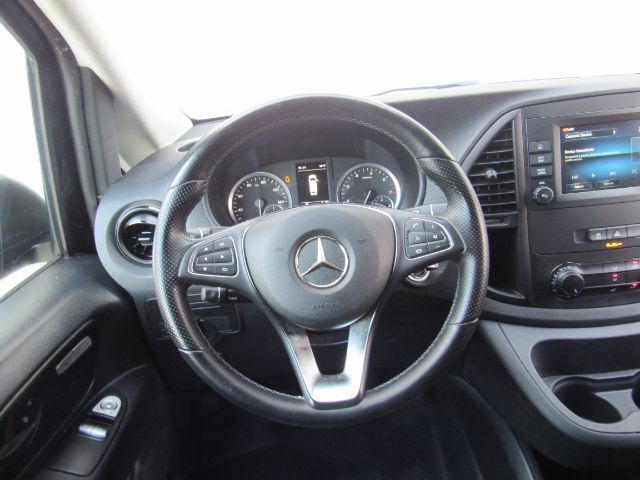 2022 Mercedes Benz Metris photo 3