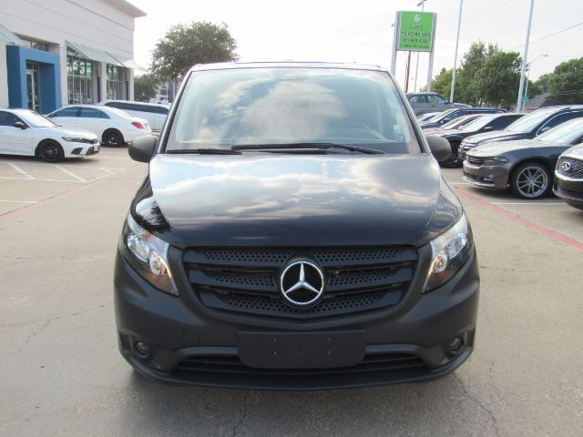 2022 Mercedes Benz Metris photo 2