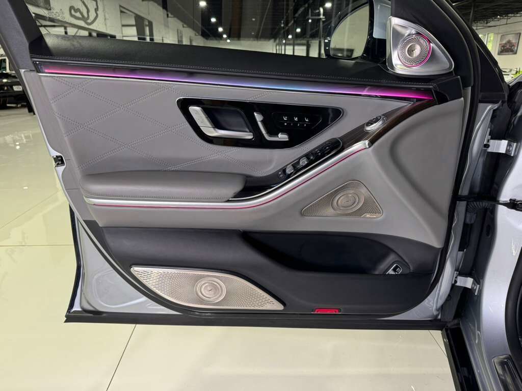 2022 Mercedes-Benz S-Class Maybach S 580 FACTORY TWO-TONE PAINT!! Burmester 4D, rear convenience doors AND MUCH MORE!! Fort Lauderdale FL