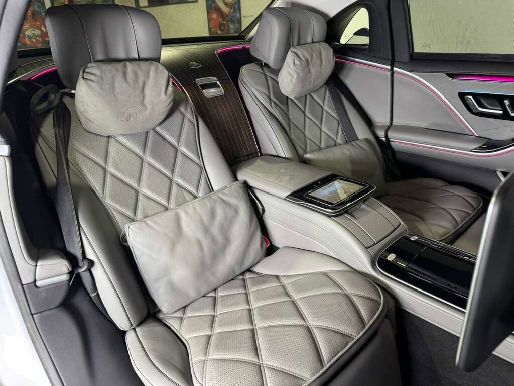 2022 Mercedes-Benz S-Class Maybach S 580 FACTORY TWO-TONE PAINT!! Burmester 4D, rear convenience doors AND MUCH MORE!! Fort Lauderdale FL