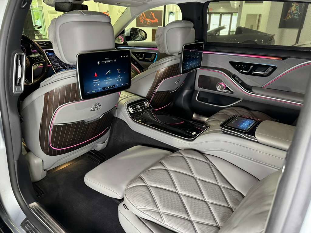 2022 Mercedes-Benz S-Class Maybach S 580 FACTORY TWO-TONE PAINT!! Burmester 4D, rear convenience doors AND MUCH MORE!! Fort Lauderdale FL