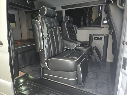 2022 Mercedes-Benz Sprinter 2500 MIDWEST CONVERSION VAN, MAYBACH SEATING Charlotte NC