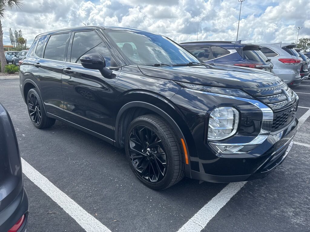 2022 Mitsubishi Outlander Black Edition Oshkosh WI