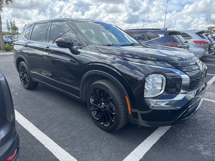 2022 Mitsubishi Outlander Black Edition Oshkosh WI