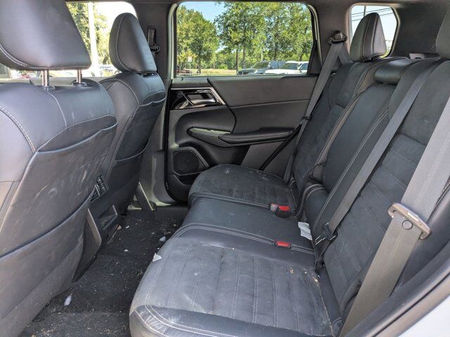 2022 Mitsubishi Outlander Black Edition