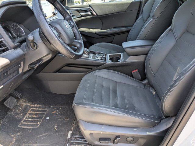 2022 Mitsubishi Outlander Black Edition