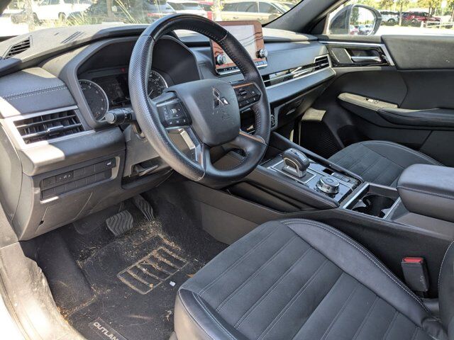 2022 Mitsubishi Outlander Black Edition