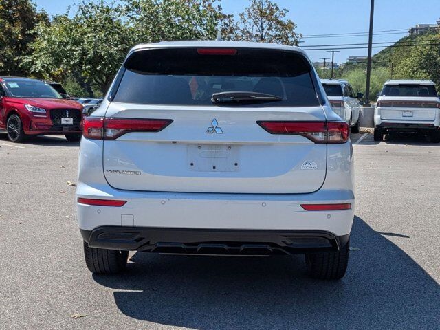 2022 Mitsubishi Outlander Black Edition