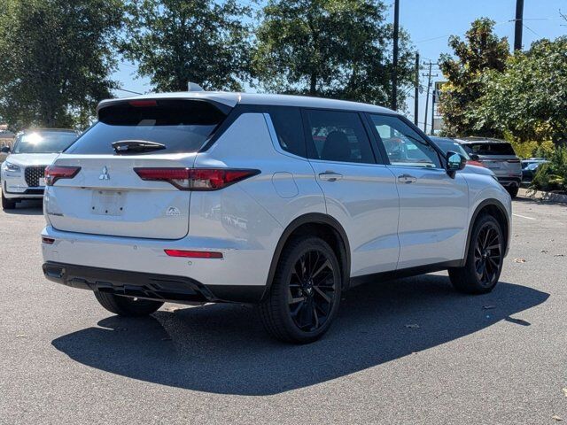 2022 Mitsubishi Outlander Black Edition