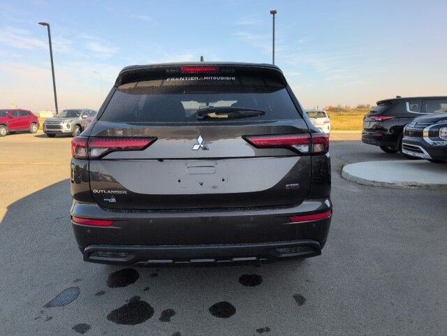 2022 Mitsubishi Outlander ES Grande Prairie AB